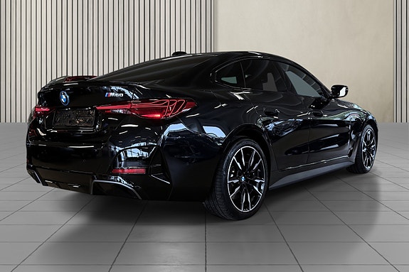 BMW i4 7 of 30