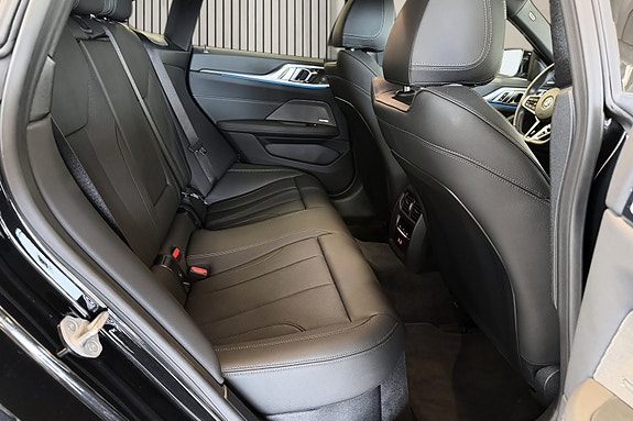 BMW i4 15 of 30