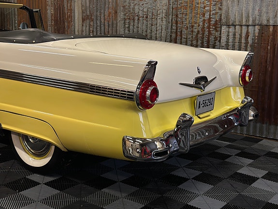 Ford Andre 16 of 30