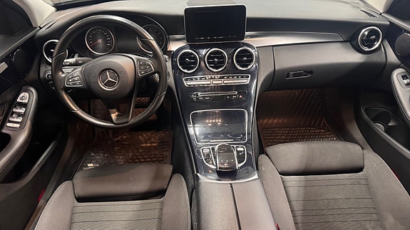 Mercedes-Benz C200 9 of 19