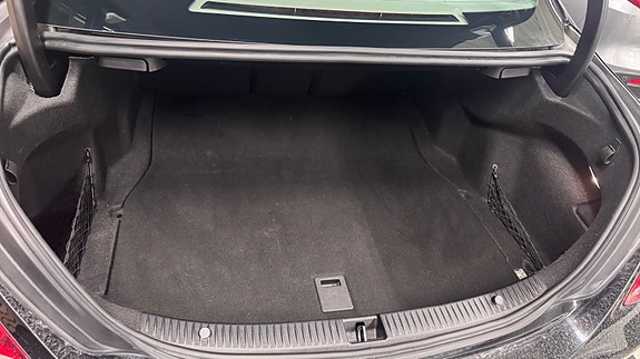 Mercedes-Benz C200 17 of 19