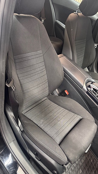 Mercedes-Benz C200 14 of 19
