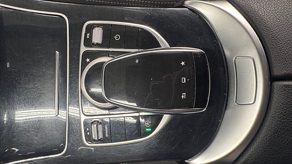 Mercedes-Benz C200 13 of 19