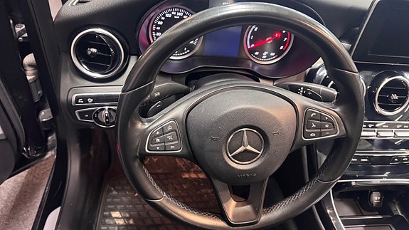 Mercedes-Benz C200 6 of 19