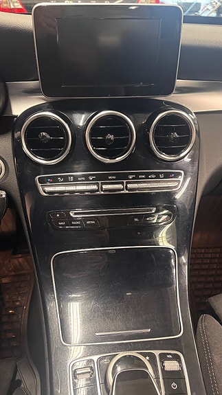 Mercedes-Benz C200 10 of 19