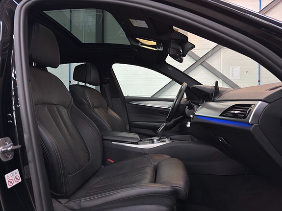 BMW 530e 18 of 30