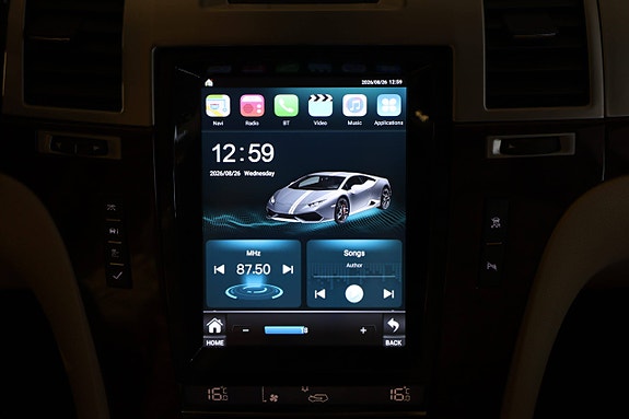 Cadillac Escalade 24 of 30