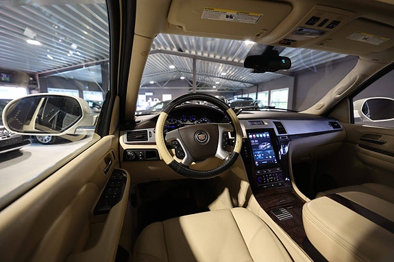 Cadillac Escalade 20 of 30