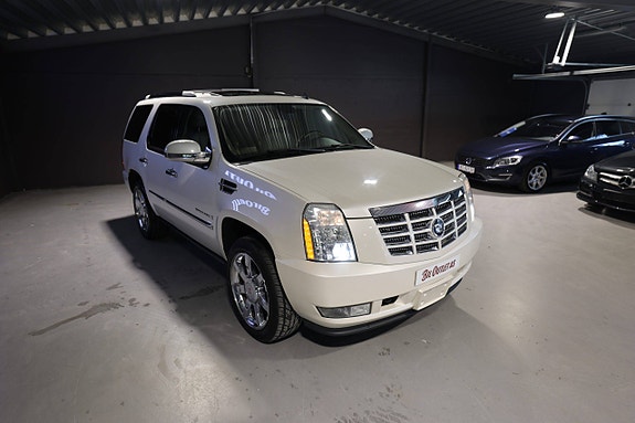 Cadillac Escalade 6 of 30