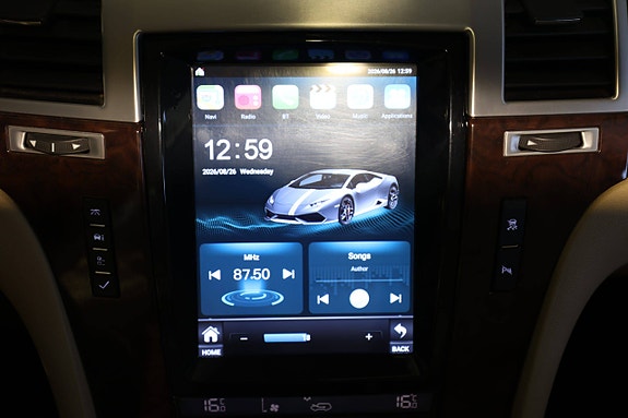 Cadillac Escalade 23 of 30