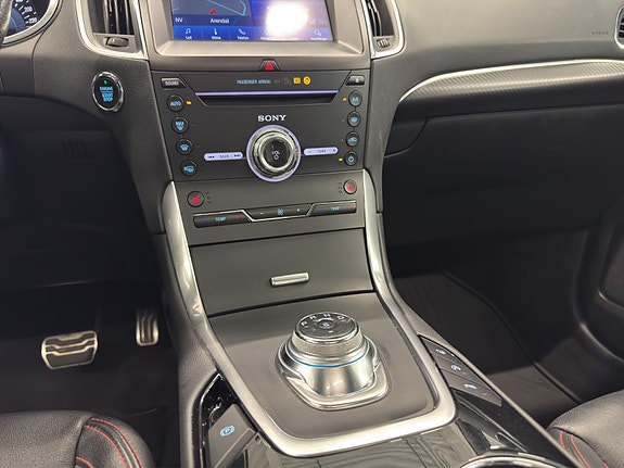 Ford S-MAX 17 of 30