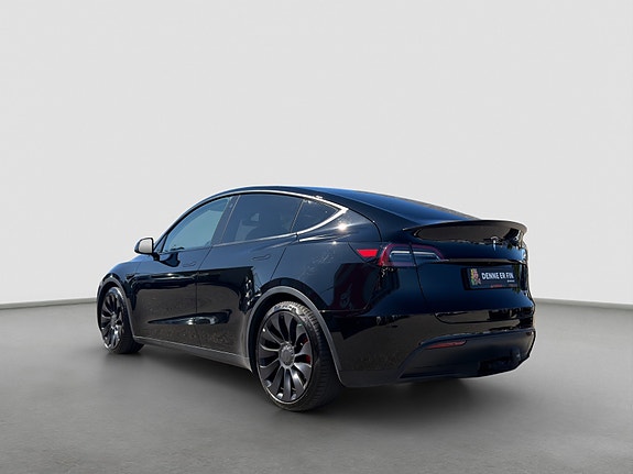 Tesla Model Y 3 of 28
