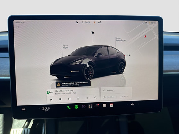 Tesla Model Y 12 of 28