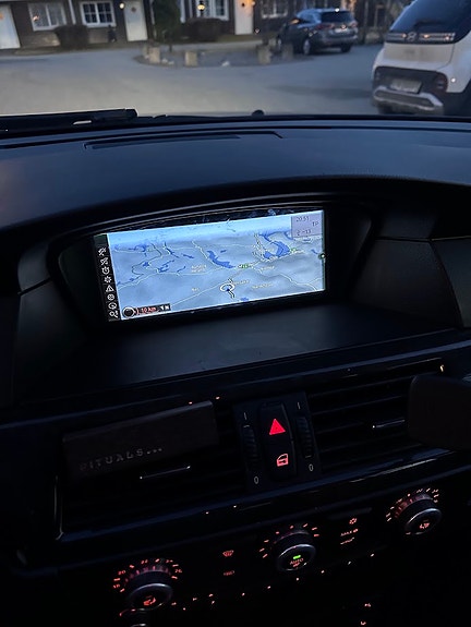 BMW 520d 8 of 15