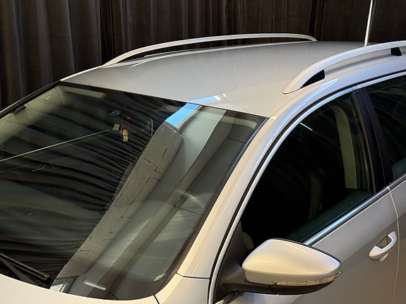 Volkswagen Passat 3 of 30