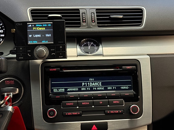 Volkswagen Passat 24 of 30