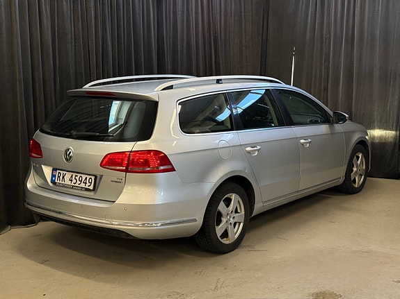 Volkswagen Passat 7 of 30