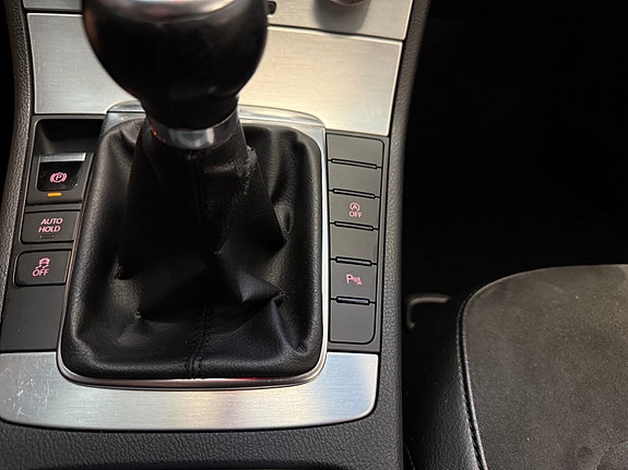 Volkswagen Passat 30 of 30