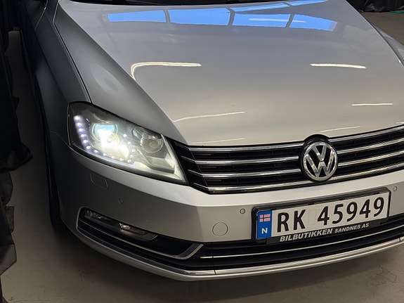Volkswagen Passat 10 of 30
