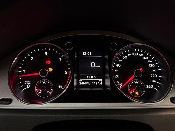 Volkswagen Passat 22 of 30