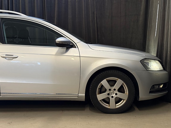 Volkswagen Passat 9 of 30