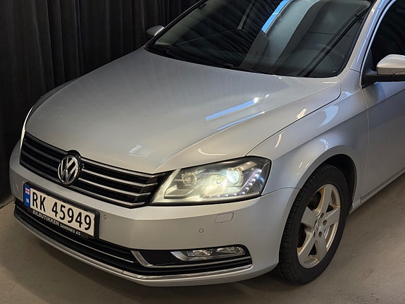 Volkswagen Passat 2 of 30