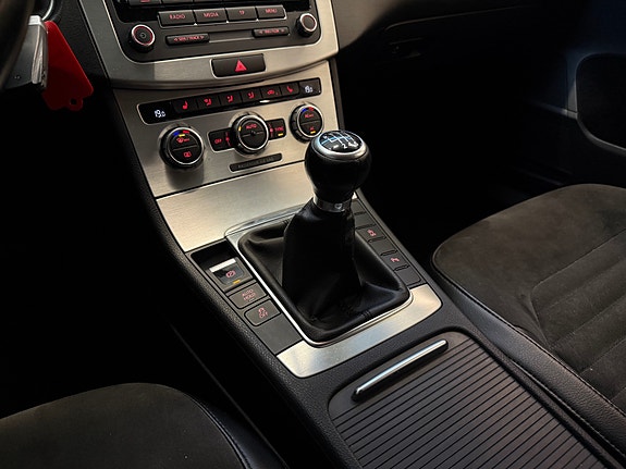 Volkswagen Passat 28 of 30
