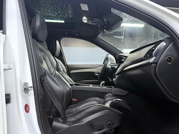 Volvo XC90 21 of 30