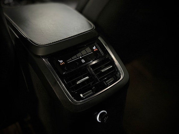Volvo XC90 27 of 30