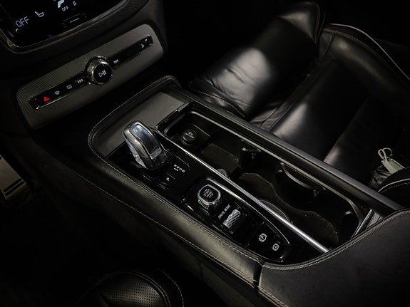 Volvo XC90 19 of 30