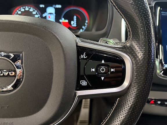 Volvo XC90 14 of 30