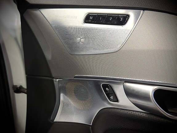 Volvo XC90 23 of 30