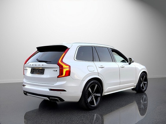 Volvo XC90 6 of 30
