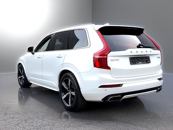 Volvo XC90 4 of 30