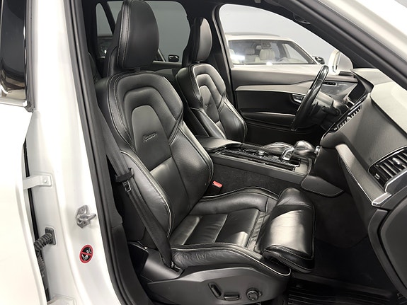 Volvo XC90 22 of 30