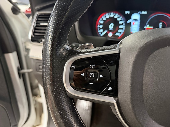 Volvo XC90 15 of 30