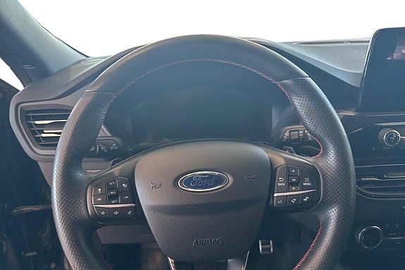 Ford Kuga 18 of 25
