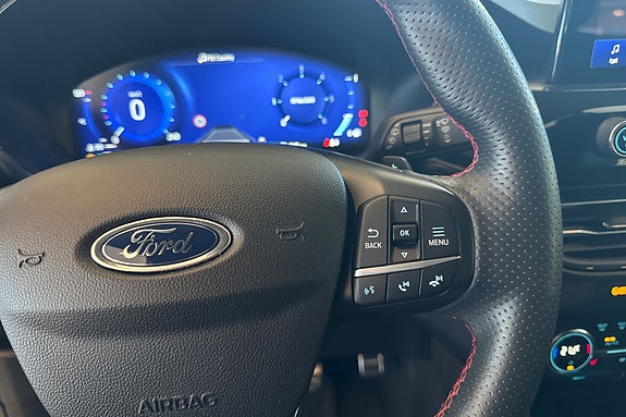 Ford Kuga 21 of 25