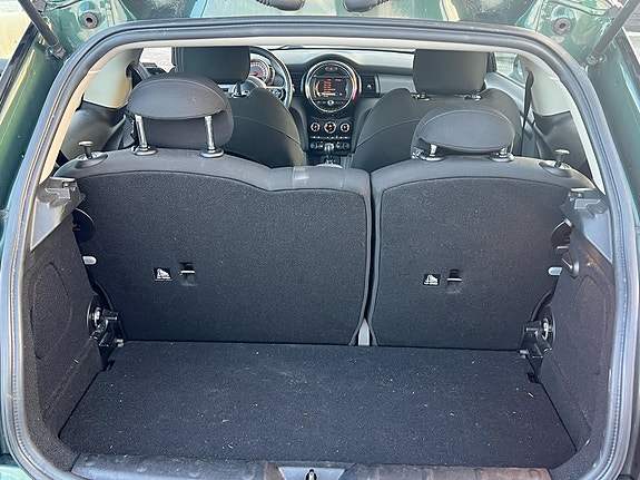 MINI Cooper 7 of 12