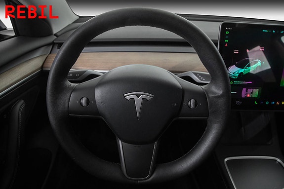 Tesla Model 3 12 of 27
