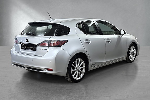 Lexus CT200h 7 of 27
