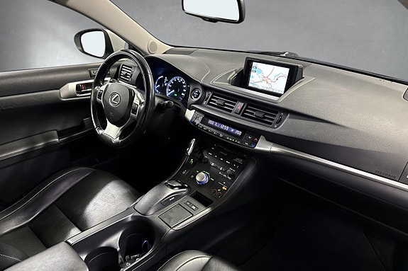 Lexus CT200h 22 of 27