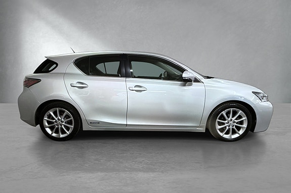 Lexus CT200h 4 of 27