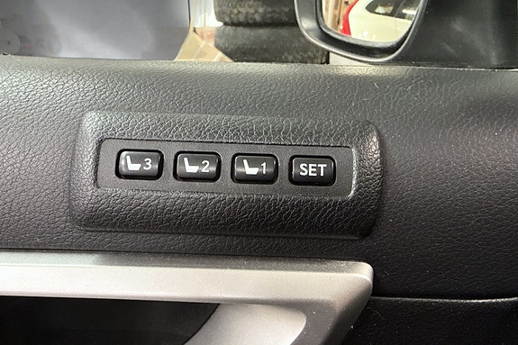 Lexus CT200h 25 of 27