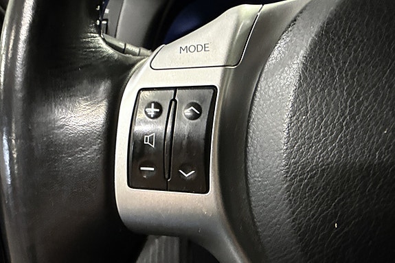 Lexus CT200h 12 of 27