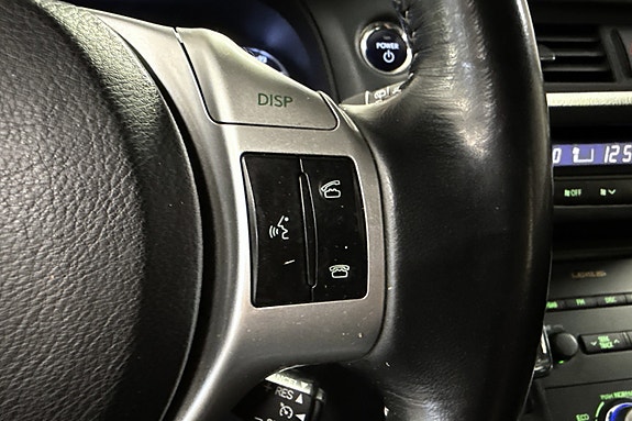 Lexus CT200h 13 of 27