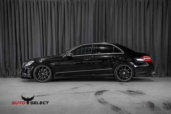 Mercedes-Benz E500 8 of 30