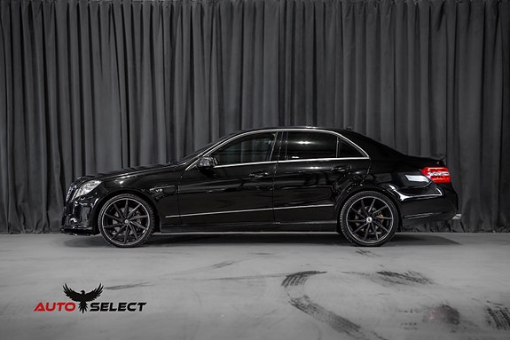 Mercedes-Benz E500 9 of 30