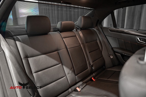 Mercedes-Benz E500 18 of 30