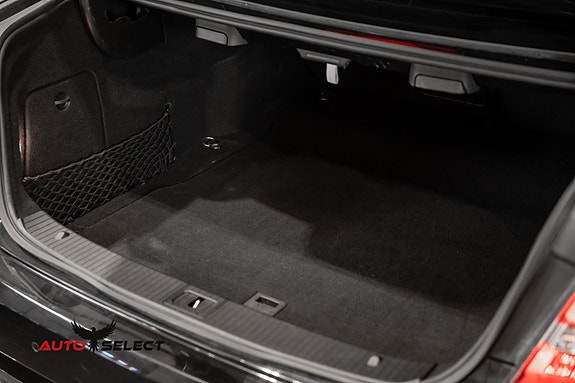 Mercedes-Benz E500 13 of 30